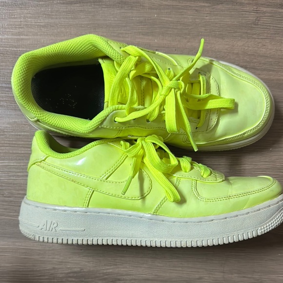 Nike Neon Yellow Sneakers - Picture 1 of 1